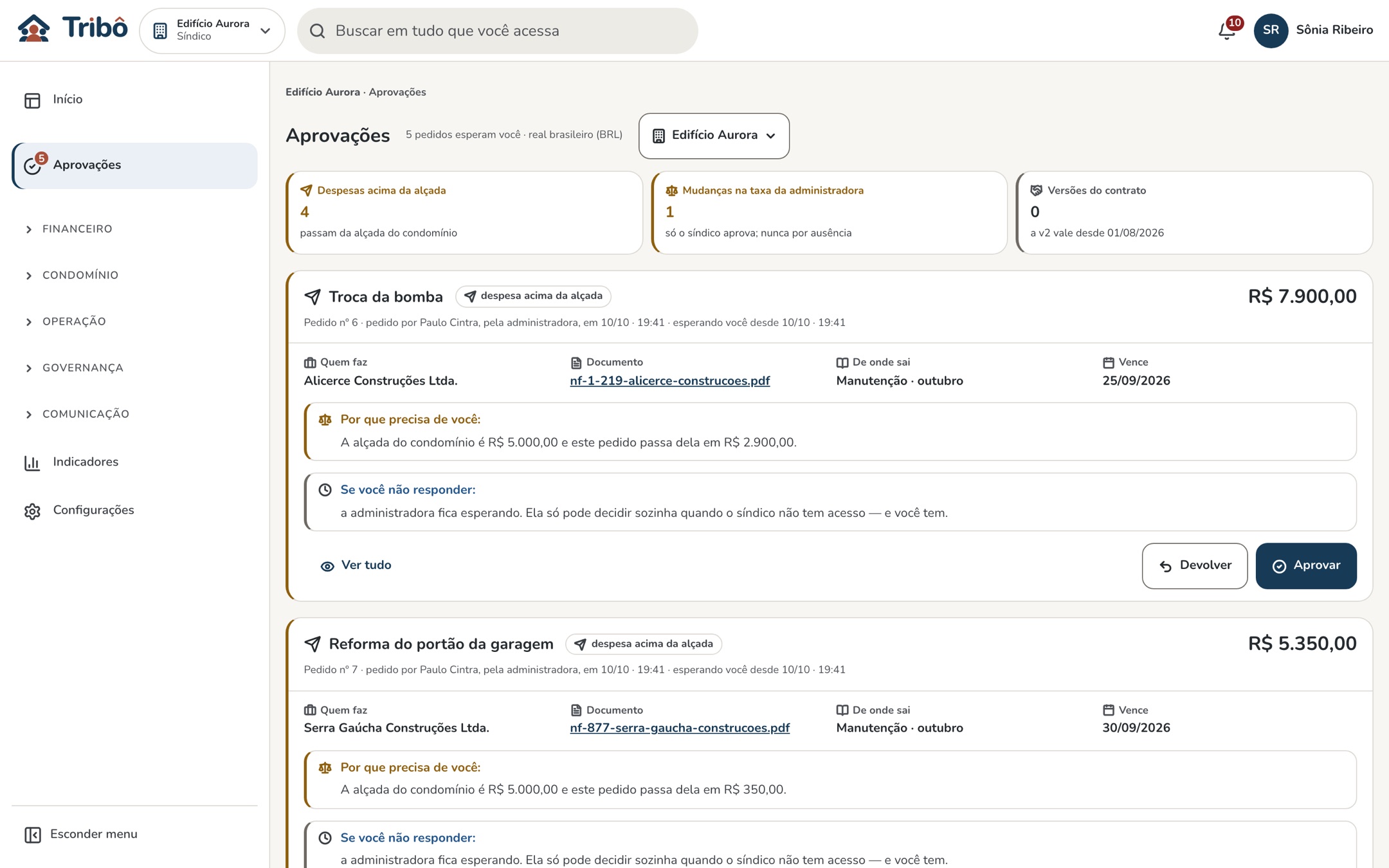 Tela real da síndica: despesa acima da alçada com documento, motivo e botões Devolver e Aprovar